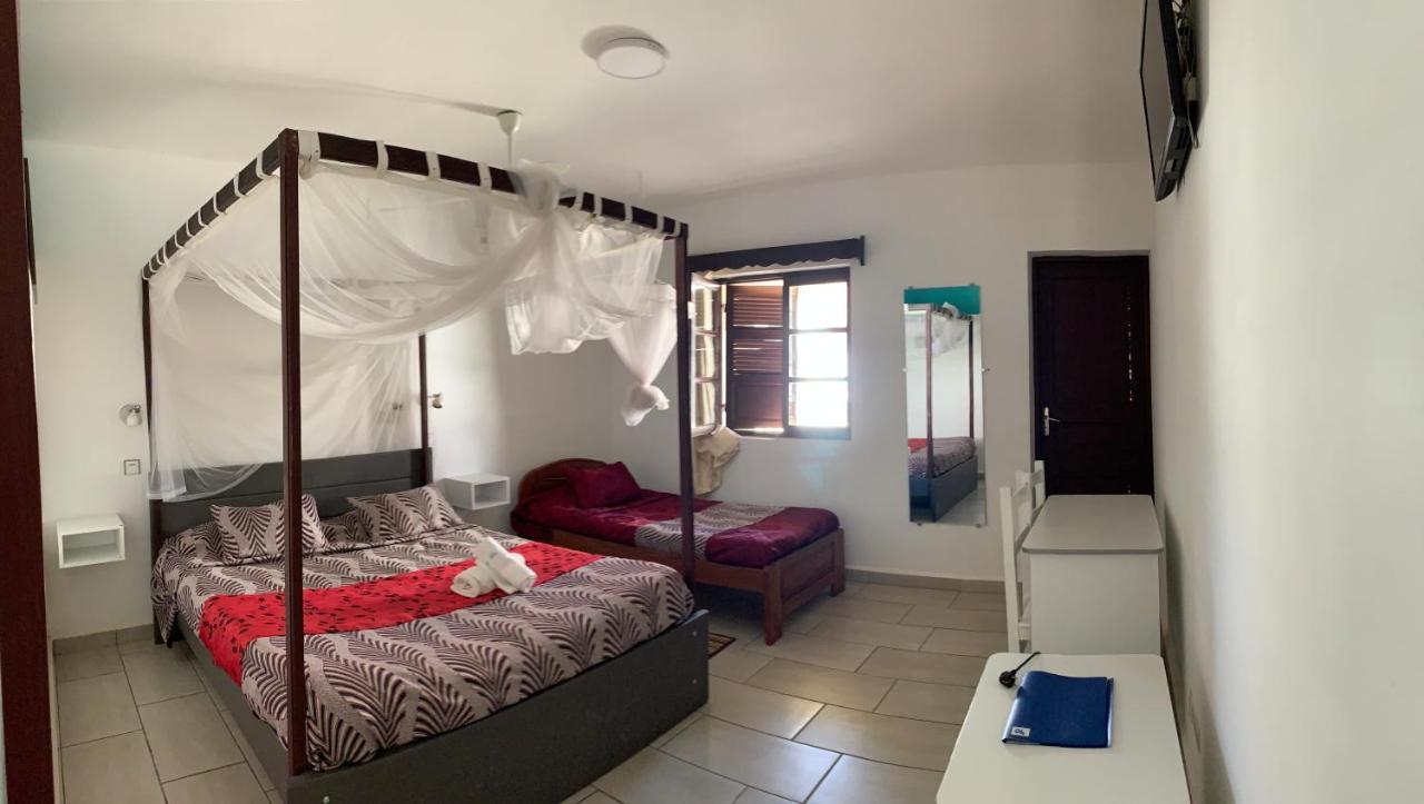 Hotel - Appartement Meuble " Les Flots Bleu " Antananarivo Luaran gambar