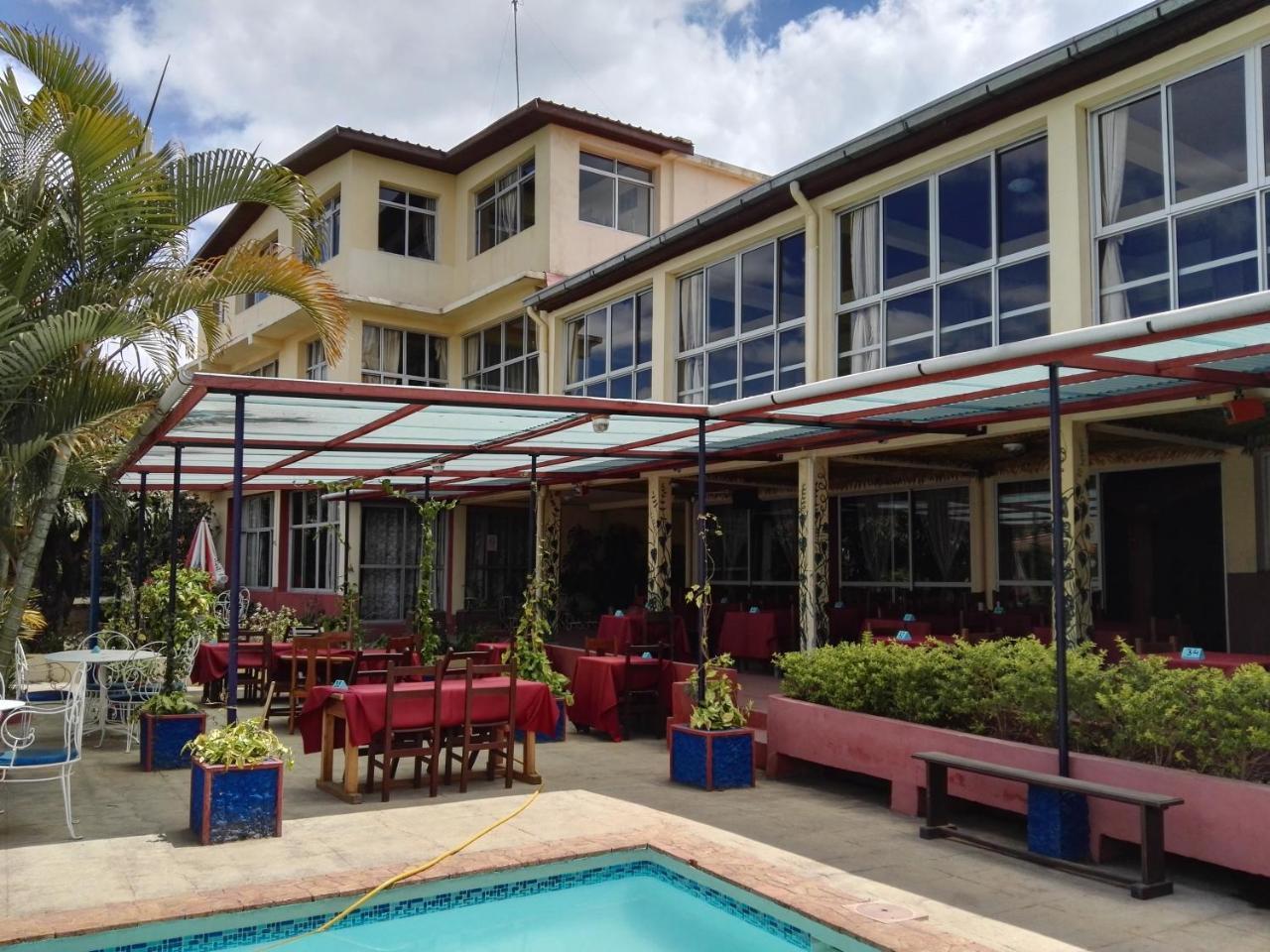 Hotel - Appartement Meuble " Les Flots Bleu " Antananarivo Luaran gambar